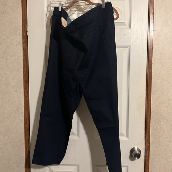 NYDJ NWT Size 24 woman’s Capri with raw hem jeans with LiftXTuck Technology - Picture 3 of 8